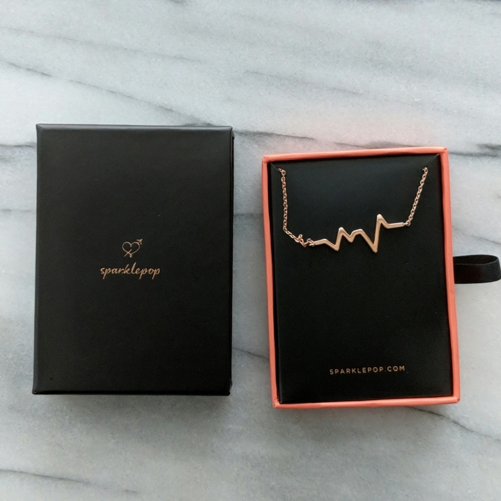 LAST CHANCE Sparklepop heartbeat necklace